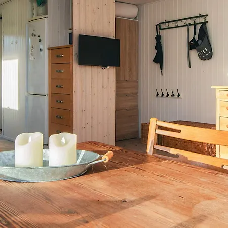 4 Person Holiday Home In Knebel 別荘