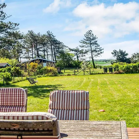 4 Person Holiday Home In Knebel 別荘 Knebel